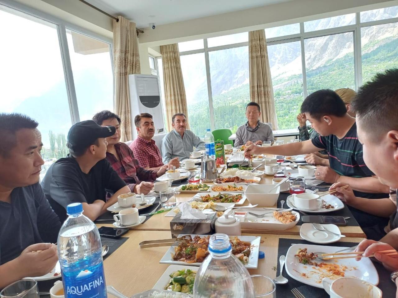 Hilltop Hotel, Hunza Karimabad  Екстер'єр фото