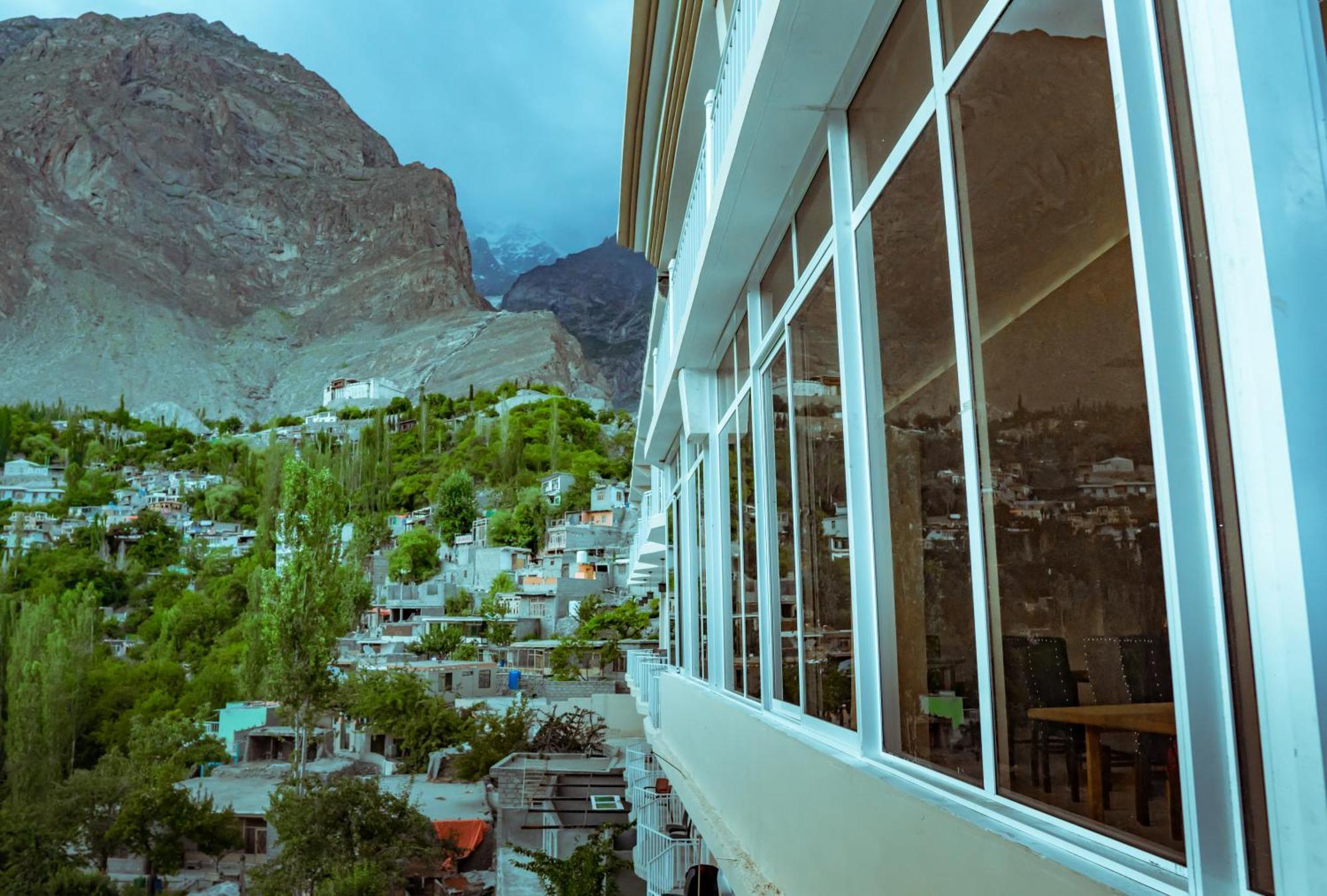 Hilltop Hotel, Hunza Karimabad  Екстер'єр фото