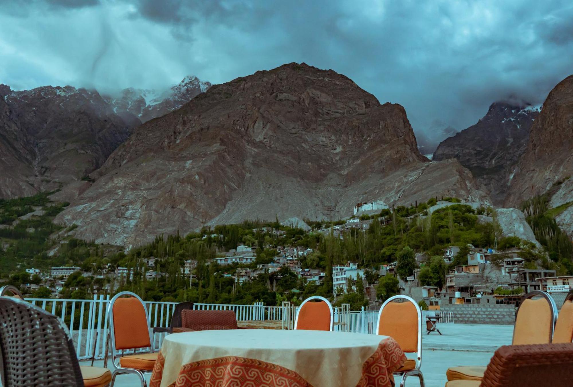 Hilltop Hotel, Hunza Karimabad  Екстер'єр фото