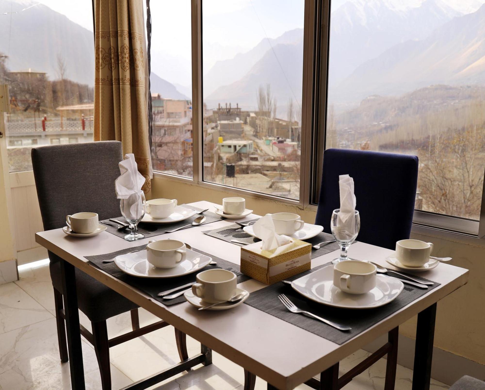 Hilltop Hotel, Hunza Karimabad  Екстер'єр фото